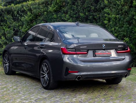 BMW 330i Sport 2.0 TB 16V 4p