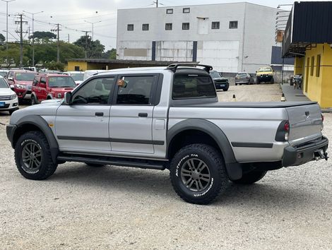 Mitsubishi L200 OUTDOOR HPE 2.5 4x4 CD T.Dies. Mec.