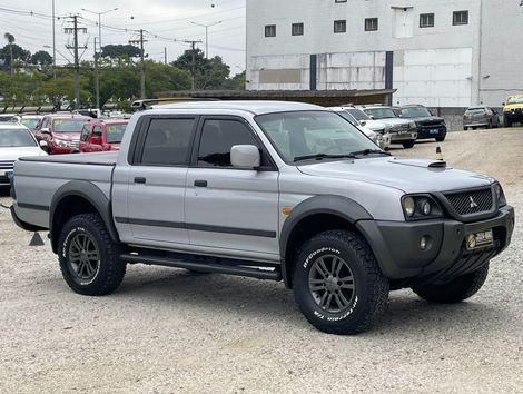 Mitsubishi L200 OUTDOOR HPE 2.5 4x4 CD T.Dies. Mec.
