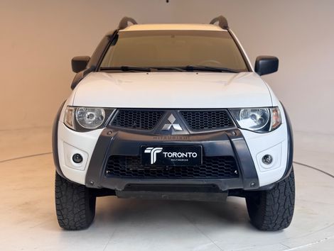 Mitsubishi L200 Triton Savana 3.2 CD TBI Dies. Mec.