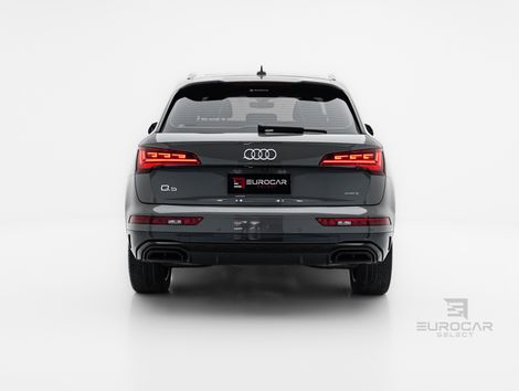 Audi Q5 S-Line Black 2.0 TFSI Quat. S-Tronic