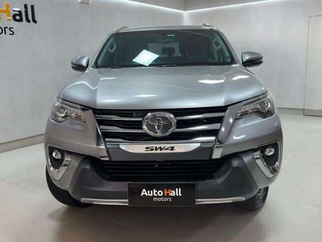 Toyota Hilux SW4 SRX 4x4 2.8 TDI 16V Dies. Aut.
