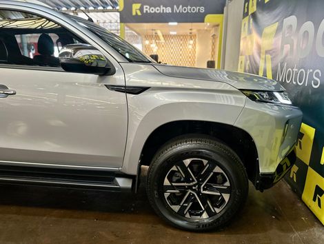 Mitsubishi L200 Triton Sport HPE-S 2.4 CD Dies. Aut