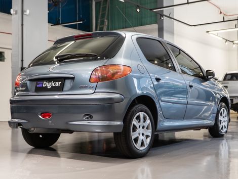 Peugeot 206 Presence 1.4/ 1.4 Flex 8V 5p