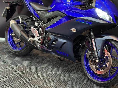 YAMAHA YZF R-3 321/ABS