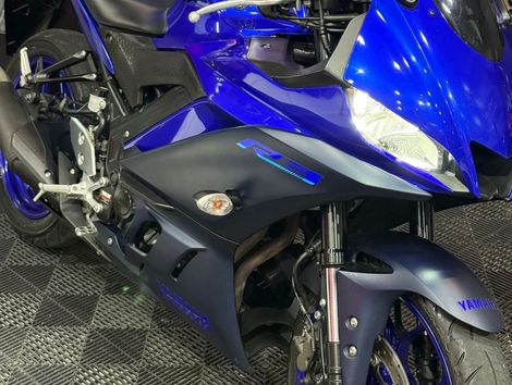 YAMAHA YZF R-3 321/ABS