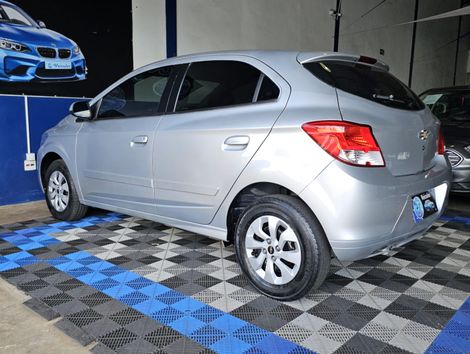 Chevrolet ONIX HATCH LS 1.0 8V FlexPower 5p Mec.