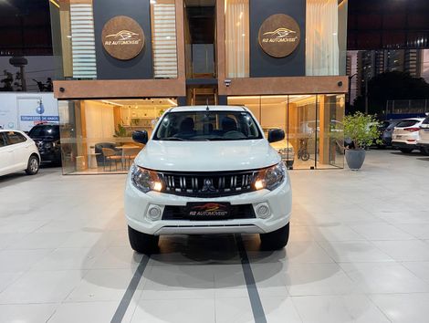 Mitsubishi L200 Tri. Outd. GLX 2.4 CD 4x4 Die. Mec.