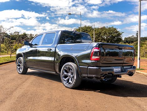 RAM 1500 LIMITED NIGHT EDITION 5.7 4x4 Aut.
