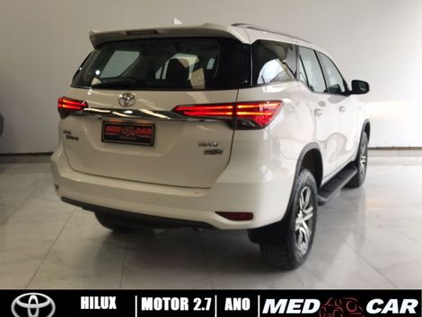 Toyota Hilux SW4 SRV 4x2 2.7 Flex 16V Aut.