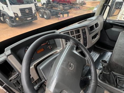 VOLVO VM 330 4x2 2p (diesel) (E5)