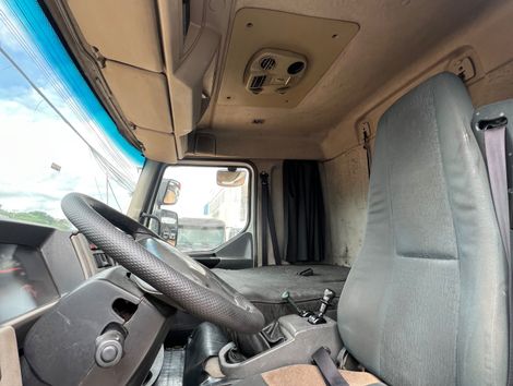 VOLVO VM 330 4x2 2p (diesel) (E5)