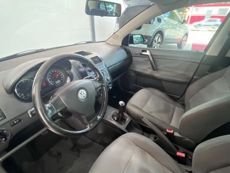 VolksWagen Polo Sedan 1.6 Mi Total Flex 8V 4p