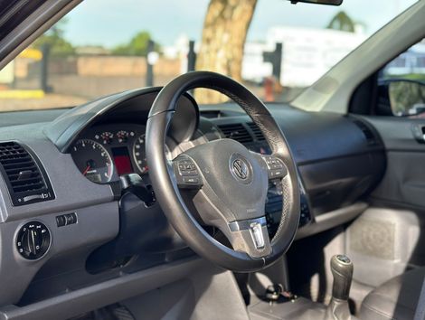 VolksWagen Polo Sedan 1.6 Mi Total Flex 8V 4p