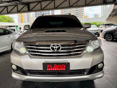 Toyota Hilux SW4 SRV D4-D 4x4 3.0 TDI Dies. Aut