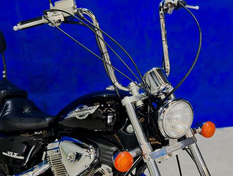 HONDA SHADOW AM 750