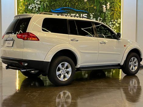Mitsubishi Pajero DAKAR HPE 3.2 4x4 T.I Dies 5p Aut