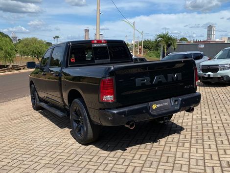 RAM CLASSIC LARAMIE NIGHT ED. 5.7 4X4 Aut.