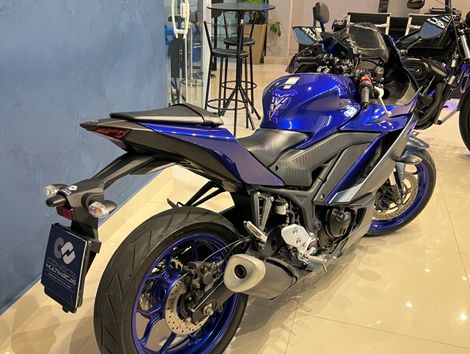 YAMAHA YZF R-3 321/ABS
