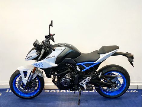 SUZUKI GSX-8S