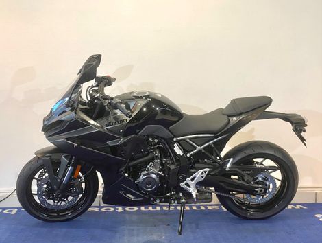 SUZUKI GSX-8R