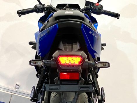 SUZUKI GSX-8R