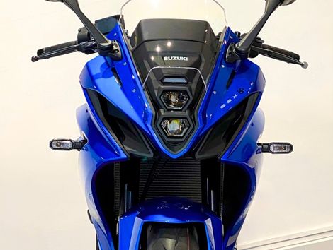 SUZUKI GSX-8R