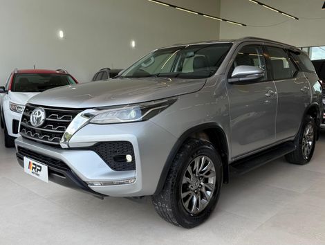 Toyota Hilux SW4 SRV 4x2 2.7 Flex 16V Aut.