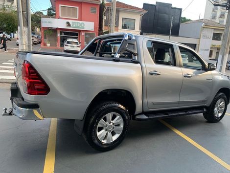Toyota Hilux CD SRV 4x2 2.7 Flex 16V Aut.
