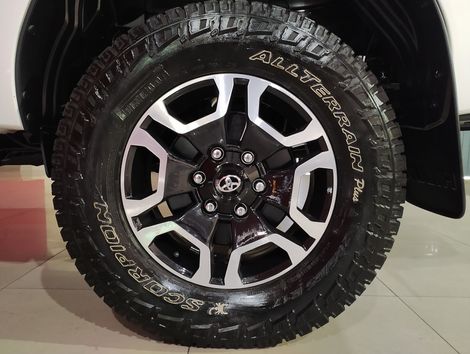 Toyota Hilux CD 4x4 2.8 Diesel Mec.