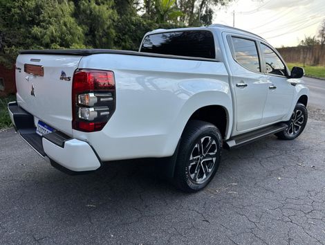 Mitsubishi L200 Triton Sport HPE-S 2.4 CD Dies. Aut
