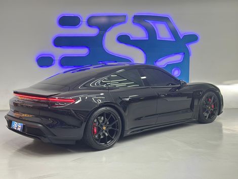Porsche Taycan GTS (Elétrico) 