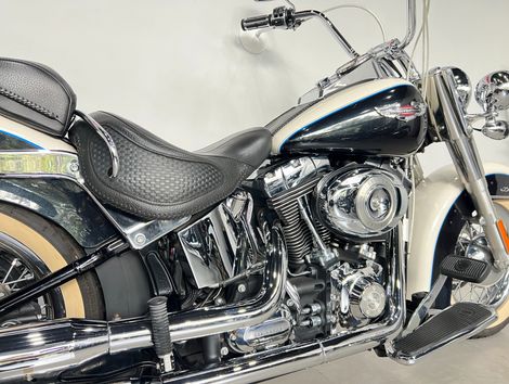 Harley SOFTAIL DELUXE  FLSTN