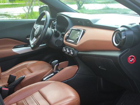 Nissan KICKS SV CVT