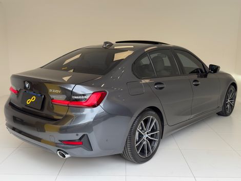 BMW 330i Sport 2.0 TB 16V 4p