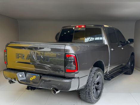 RAM CLASSIC LARAMIE NIGHT ED. 5.7 4X4 Aut.