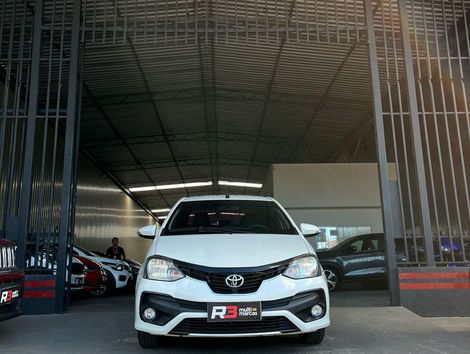 Toyota ETIOS PLATINUM 1.5 Flex 16V 4p Aut.