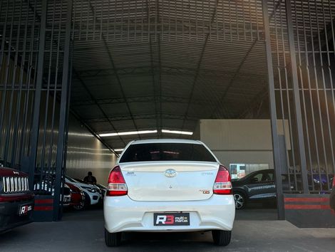 Toyota ETIOS PLATINUM 1.5 Flex 16V 4p Aut.