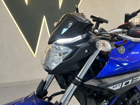 YAMAHA MT-03 321/ABS