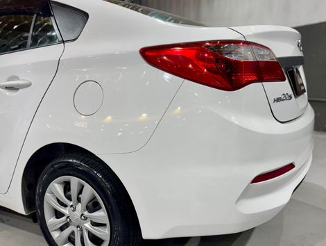HYUNDAI 1.6 COMFORT PLUS 16V FLEX 4P AUTOMÁTICO