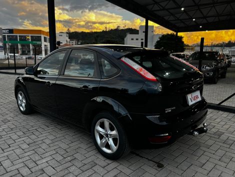Ford Focus 1.6 S/SE/SE Plus Flex 8V/16V  5p