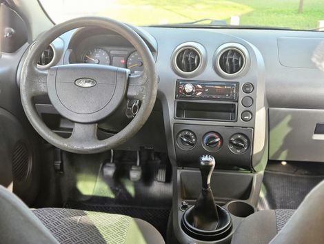 Ford Fiesta Sedan 1.0 8V Flex 4p