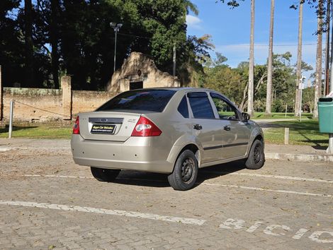 Ford Fiesta Sedan 1.0 8V Flex 4p