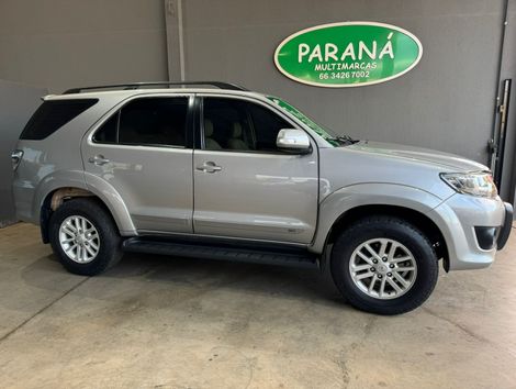 Toyota Hilux SW4 SR 4x2 2.7/ 2.7 Flex 16V Aut.