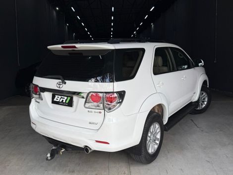 Toyota Hilux SW4 SRV D4-D 4x4 3.0 TDI Dies. Aut