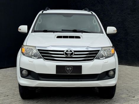 Toyota Hilux SW4 SRV D4-D 4x4 3.0 TDI Dies. Aut