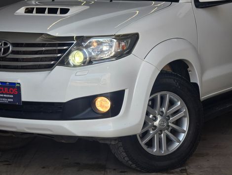 Toyota Hilux SW4 SRV D4-D 4x4 3.0 TDI Dies. Aut
