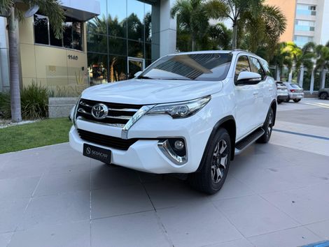 Toyota Hilux SW4 SR 4x2 2.7/ 2.7 Flex 16V Aut.