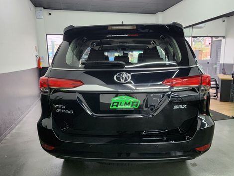 Toyota Hilux SW4 SRX 4x4 2.8 TDI 16V Dies. Aut.