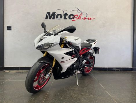 TRIUMPH DAYTONA 675R